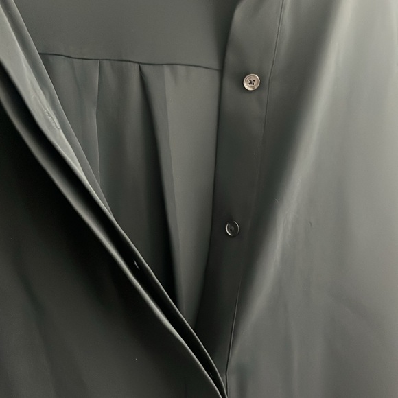 VINCE. Silk Button Down Blouse Size 4 ECU - Picture 3 of 7